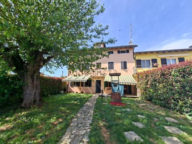 Villetta a schiera in vendita di 220 m² in Via Quaglia, 12
