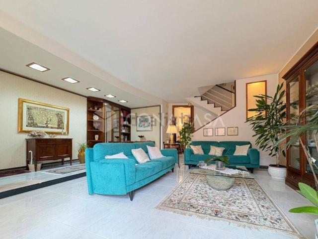 Villetta a schiera in vendita di 220 m² in Via Taranto