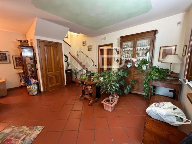 Villetta a schiera in vendita di 220 m² in Via Terra Rossa Fonda, 42