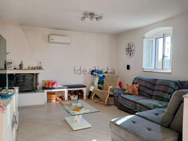 Villetta a schiera in vendita di 220 m² in Via Vecchia Casalina