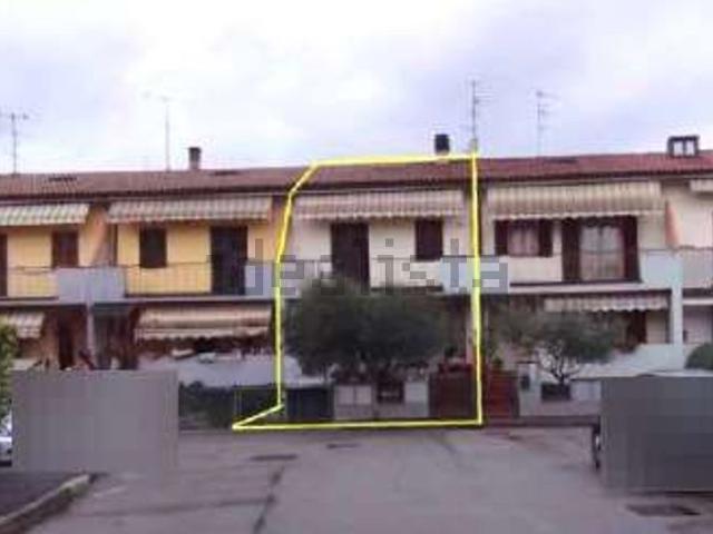 Villetta a schiera in vendita di 220 m² in Via VIII Marzo