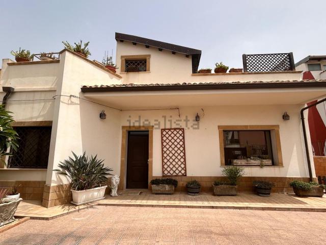 Villetta a schiera in vendita di 220 m² in Viale Epipoli