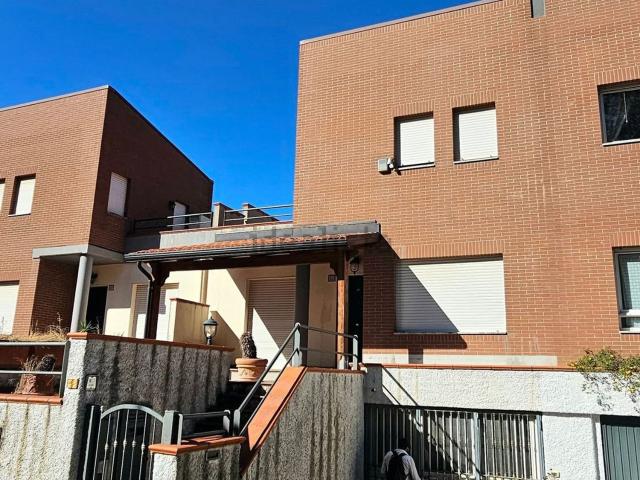Villetta a schiera in vendita di 220 m² in Contrada Casello