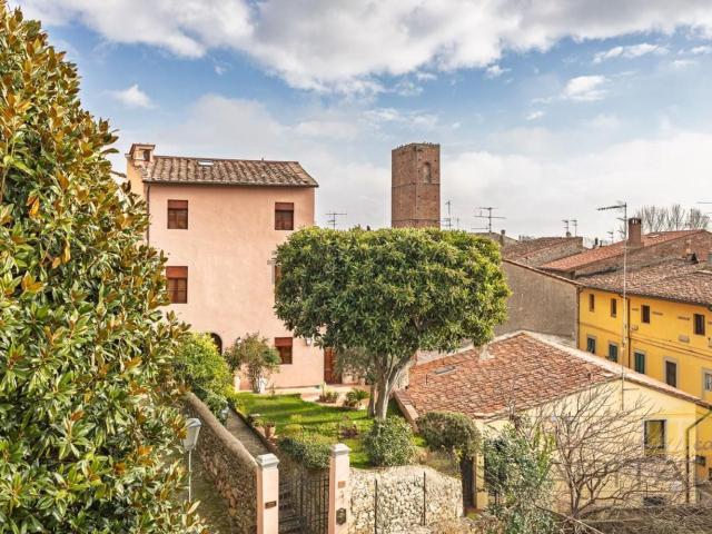 Villetta a schiera in vendita di 220 m² in Piazza Domenico Cavalca, 2