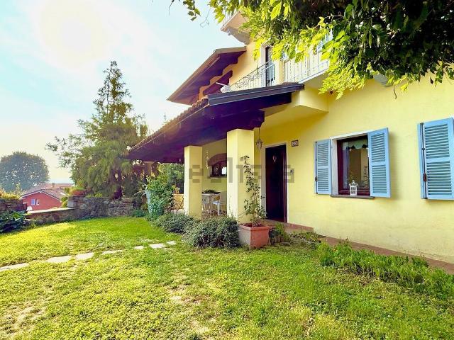 Villetta a schiera in vendita di 220 m² in Strada Cantone Bonino, 33