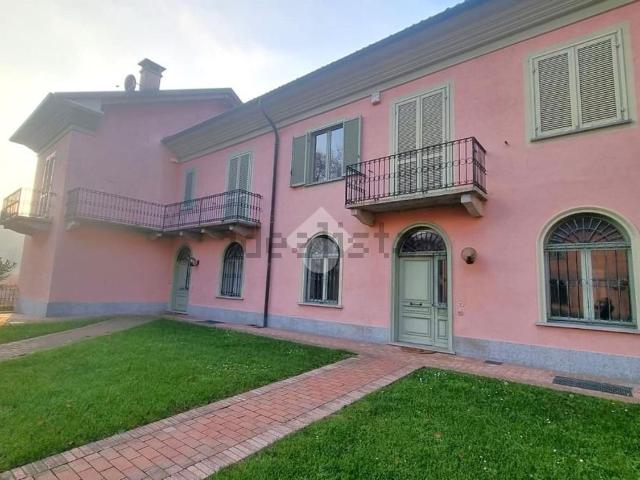 Villetta a schiera in vendita di 220 m² in Strada in Valle, 3