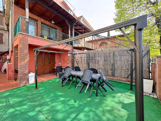 Villetta a schiera in vendita di 221 m² in Via del Pontile