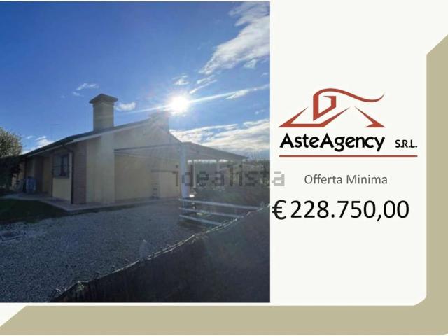 Villetta a schiera in vendita di 221 m² in Via Pistor, 64