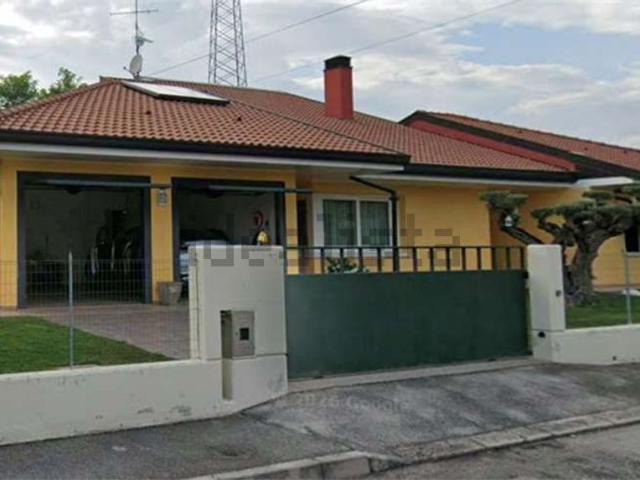 Villetta indipendente in vendita di 222 m² in Via Romagna, 30