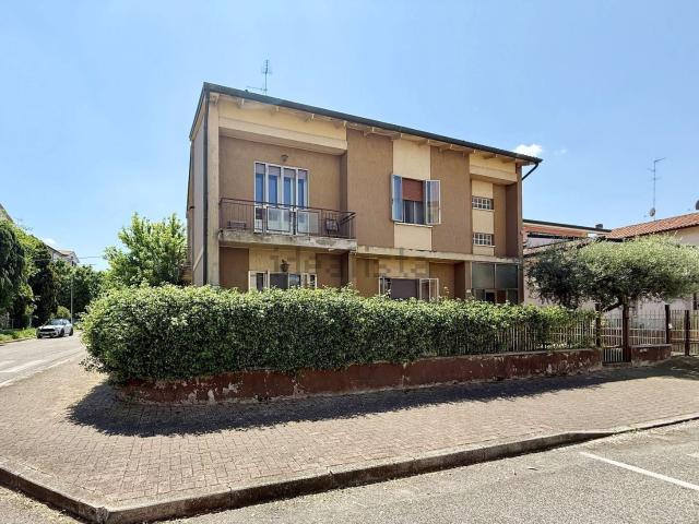 Villetta a schiera in vendita di 223 m² in Via Guglielmo Marconi