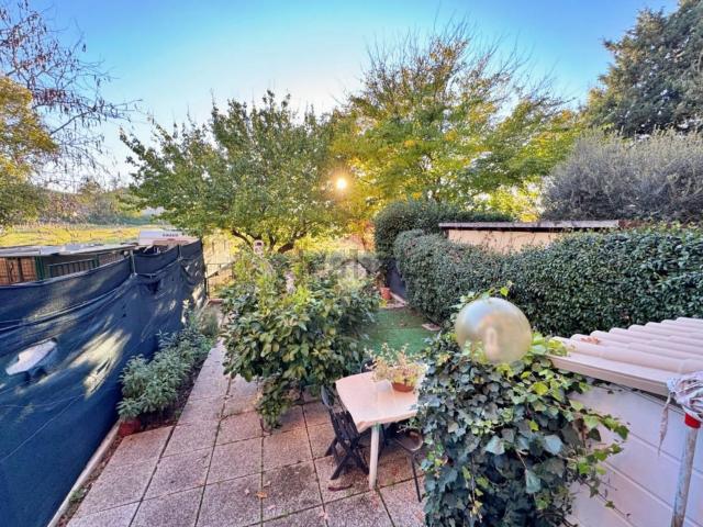 Villetta a schiera in vendita di 224 m² in Via Apsella