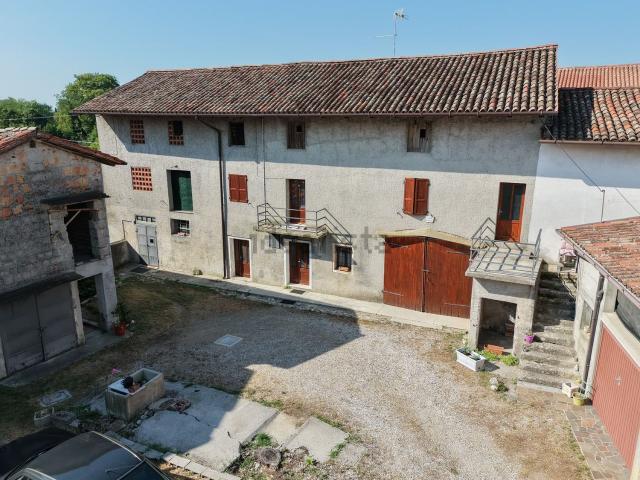 Villetta a schiera in vendita di 224 m² in Via Tampognacco