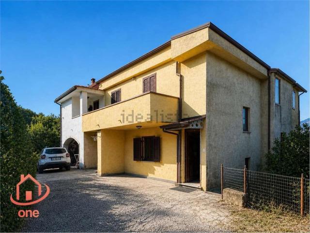 Villetta a schiera in vendita di 225 m² in Via Cilento