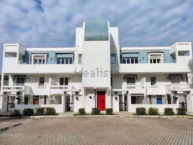 Villetta a schiera in vendita di 225 m² in Via Aterno, 27