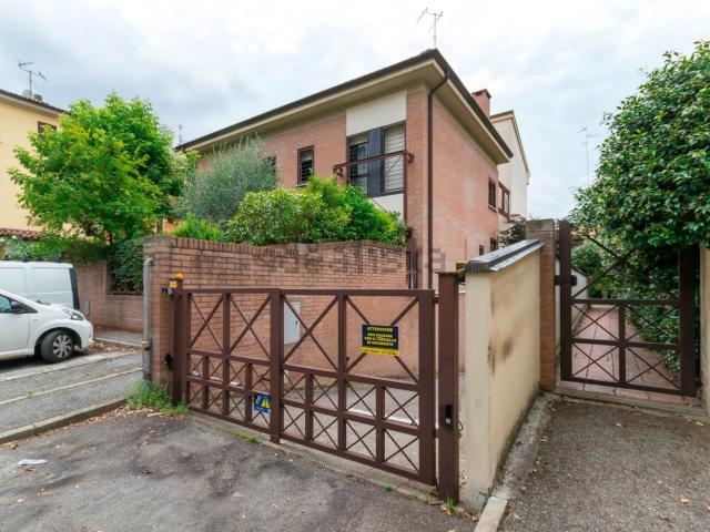 Villetta a schiera in vendita di 225 m² in Via Emilia Levante