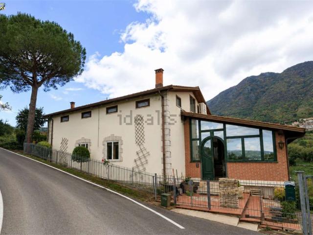 Villetta a schiera in vendita di 225 m² in Via isca