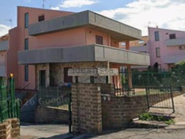 Villetta a schiera in vendita di 225 m² in Via Luigi Cardone, 109