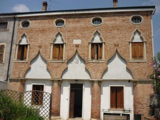 Villetta a schiera in vendita di 227 m²