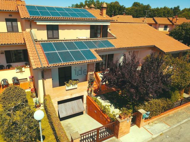 Villetta a schiera in vendita di 227 m² in Via Denzlingen