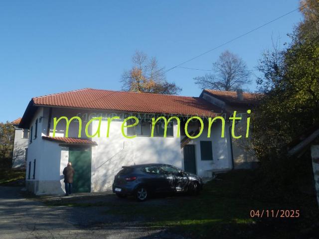 Villetta a schiera in vendita di 227 m² in Località Veracurta