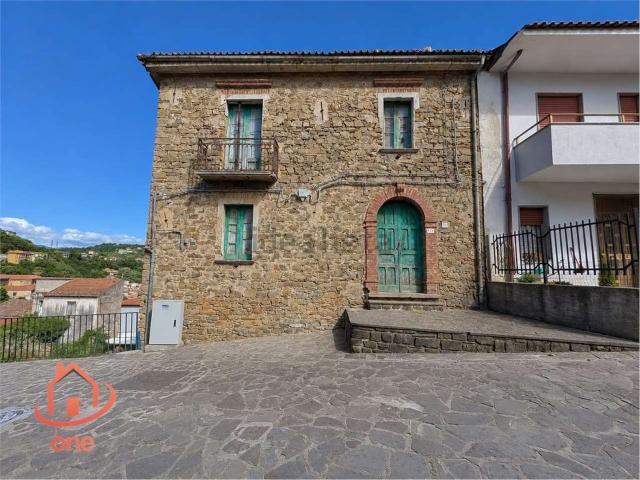 Villetta a schiera in vendita di 228 m² in Via Claudina De Stefano, 20