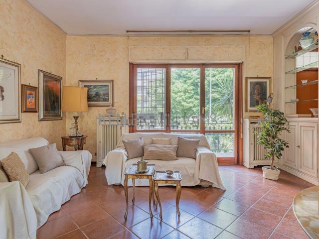 Villetta a schiera in vendita di 228 m² in Via Emilio Almansi