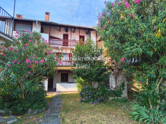 Villetta a schiera in vendita di 228 m² in Via per Magognino, 11