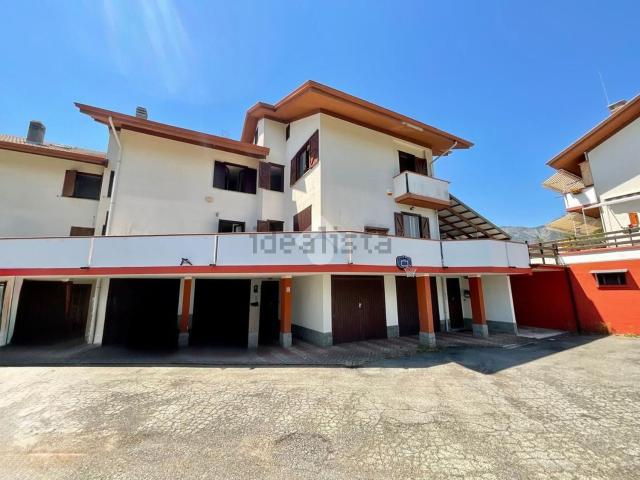 Villetta a schiera in vendita di 228 m² in Frazione Carella, 48