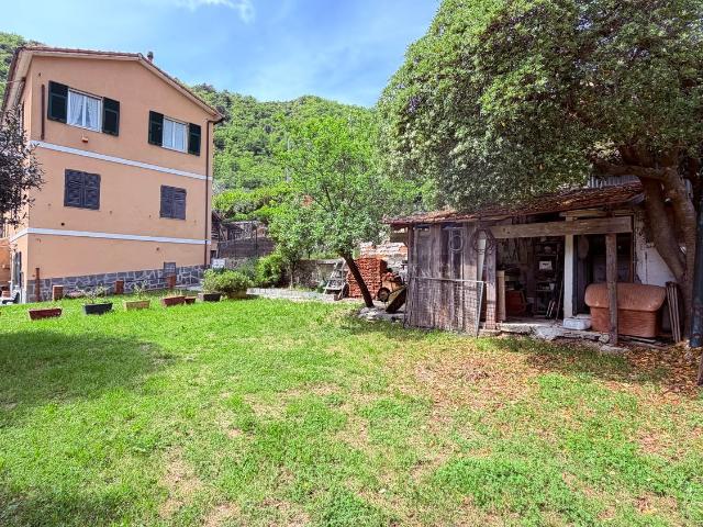 Villetta a schiera in vendita di 229 m² in Via Sella