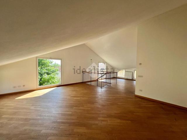 Villetta a schiera in vendita di 230 m² in Via Cascina del Rosario, 74