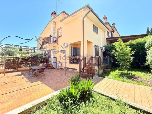 Villetta a schiera in vendita di 230 m² in Via Cicerone, 45