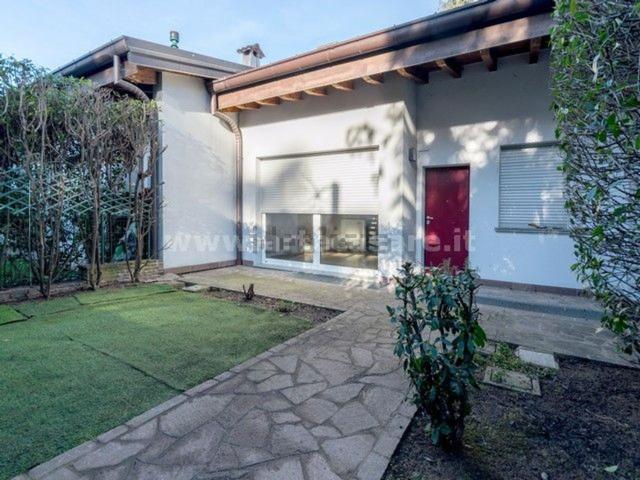 Villetta a schiera in vendita di 230 m² in Via Enrico Toti, 10