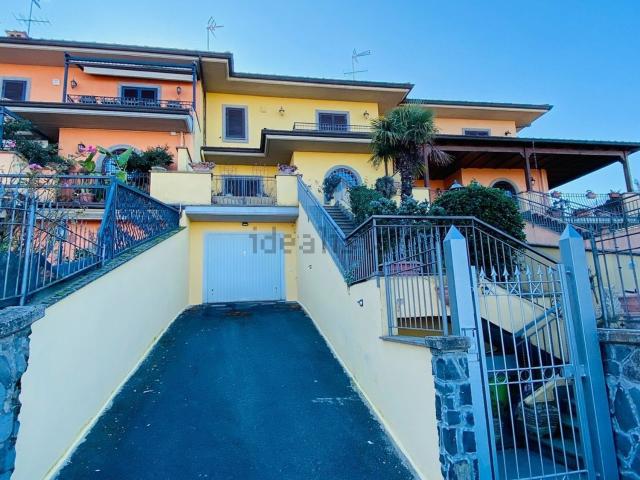 Villetta a schiera in vendita di 230 m² in Via FORMELLO