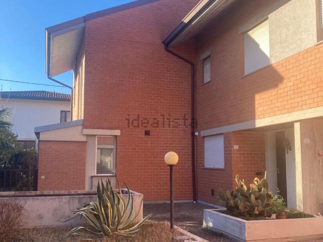 Villetta a schiera in vendita di 230 m² in Via Feletto, 100