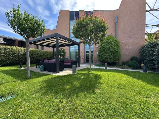 Villetta a schiera in vendita di 230 m² in Via Montanara, 124