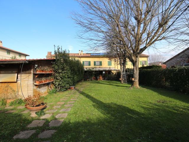 Villetta a schiera in vendita di 230 m² in Via Santa Rosa Arena Metato, 21