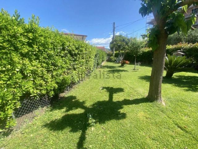 Villetta a schiera in vendita di 230 m² in Via P. Curie, 2