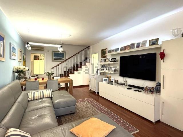 Villetta a schiera in vendita di 230 m² in Via Roma