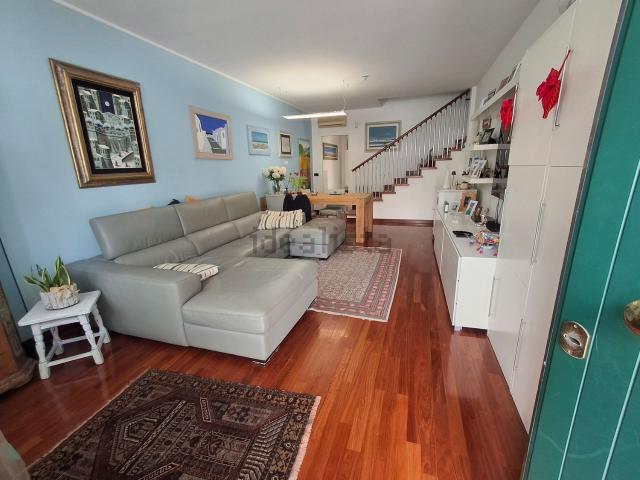 Villetta a schiera in vendita di 230 m² in Via Roma