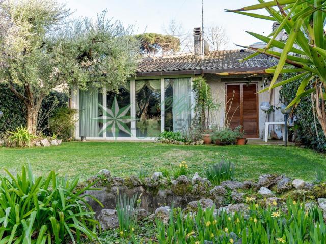 Villetta a schiera in vendita di 230 m² in Largo Olgiata, 15