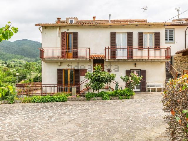 Villetta a schiera in vendita di 230 m² in Località Vitiano, 208