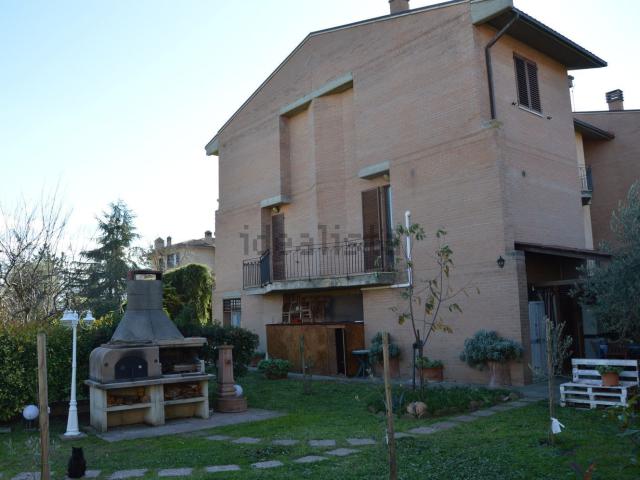 Villetta a schiera in vendita di 230 m² in Piazza della Basilica