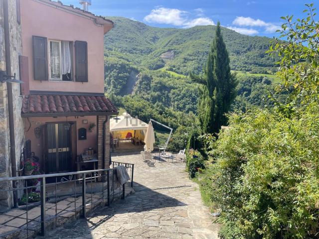 Villetta a schiera in vendita di 230 m² in Strada Corniana Cazzola, 36