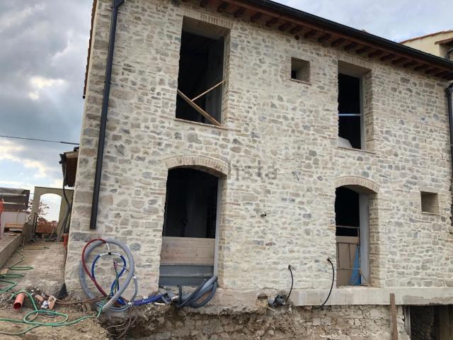 Villetta a schiera in vendita di 230 m² in Strada Spicciano