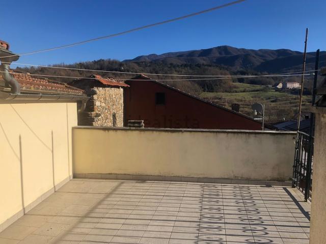 Villetta a schiera in vendita di 230 m² in Strada Provinciale San Pietro Vara, 55