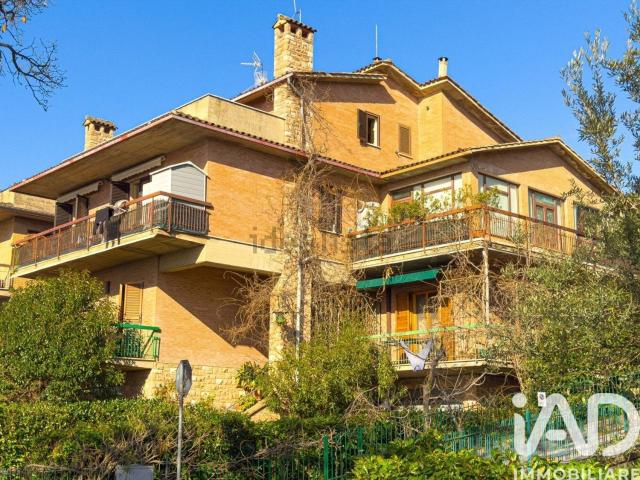 Villetta a schiera in vendita di 231 m² in Via San Benedetto, 57