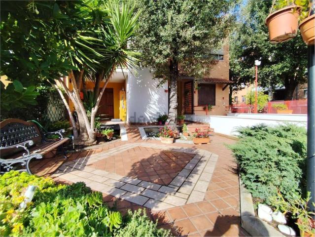 Villetta a schiera in vendita di 231 m² in Via T. Signorini, 1