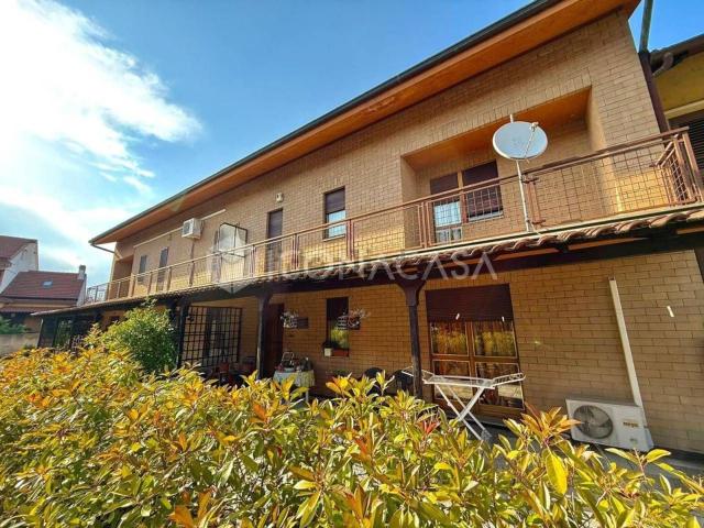 Villetta a schiera in vendita di 232 m² in Via Damiano Chiesa, 43