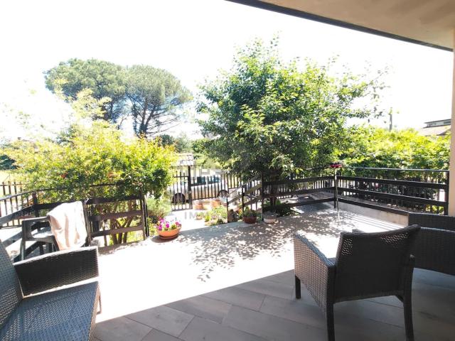 Villetta a schiera in vendita di 234 m² in Via Milano