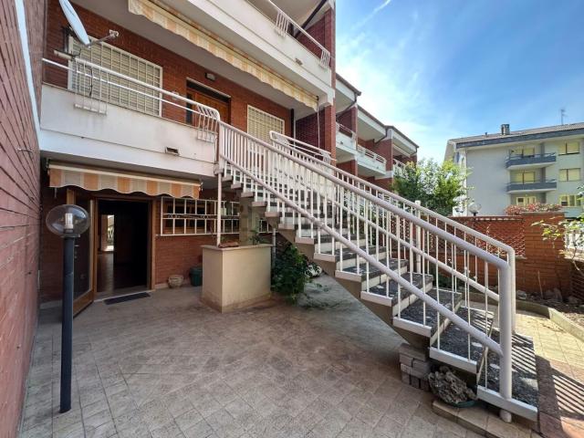 Villetta a schiera in vendita di 235 m² in Via Aldo Moro, 25